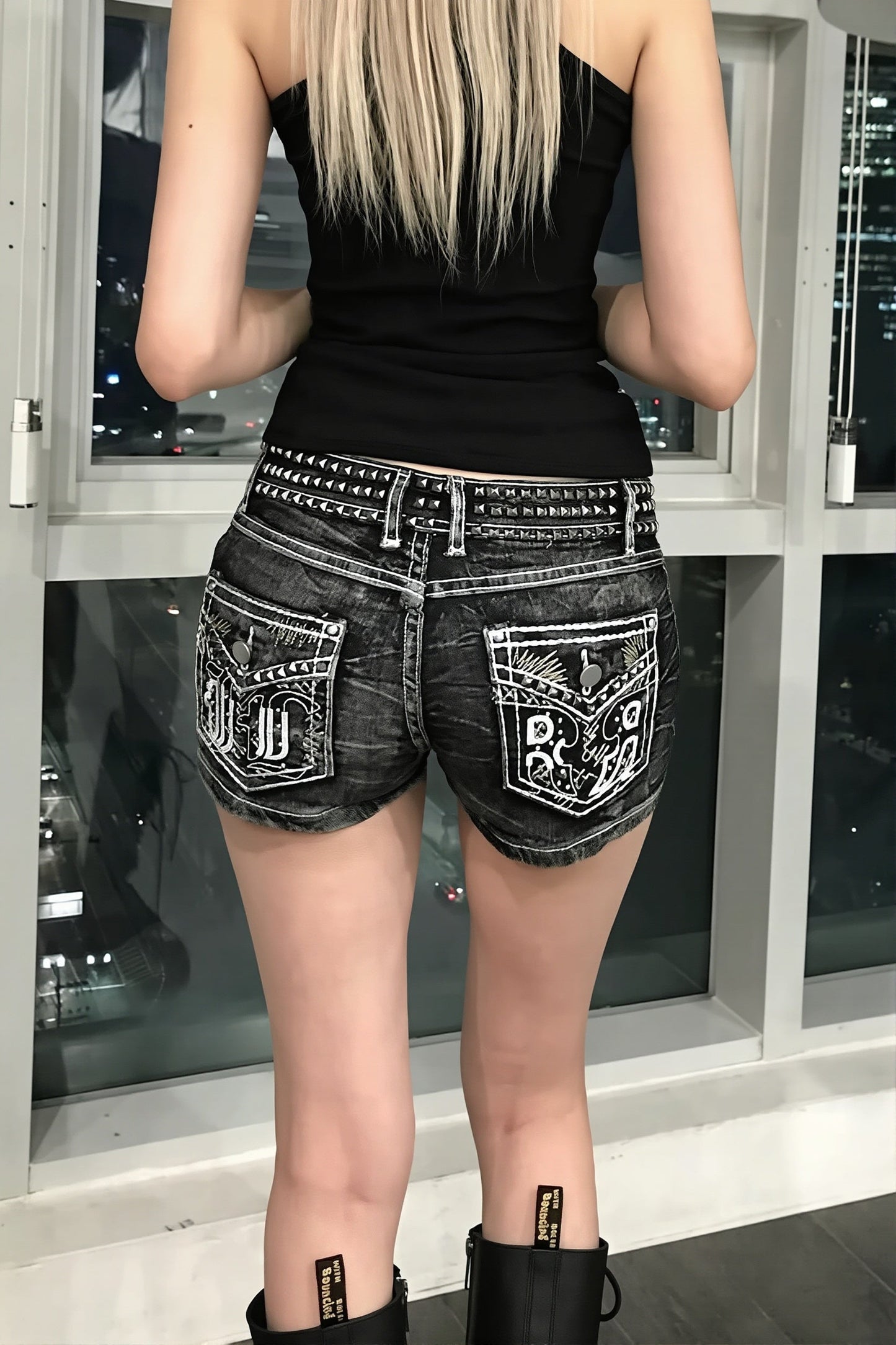 Chic Retro Destroyed Embroidered Rivet Denim Shorts