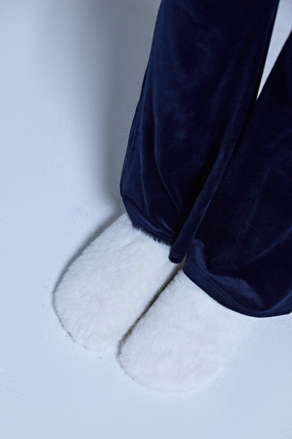 AKIRA RHYS IVORY FUZZY FLAT