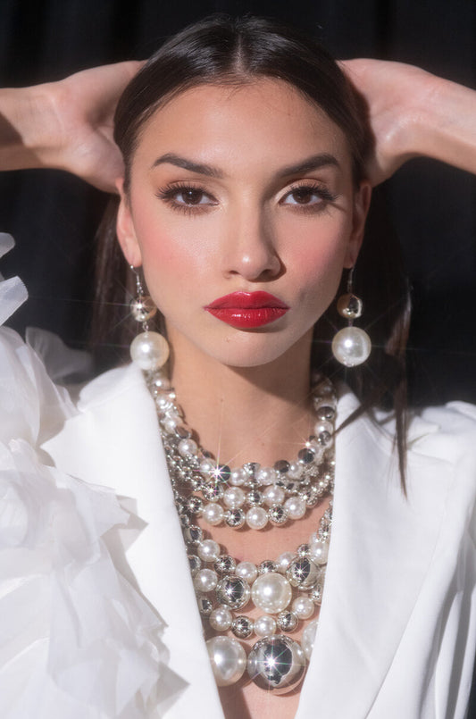 A PEARL VISION STATEMENT NECKLACE