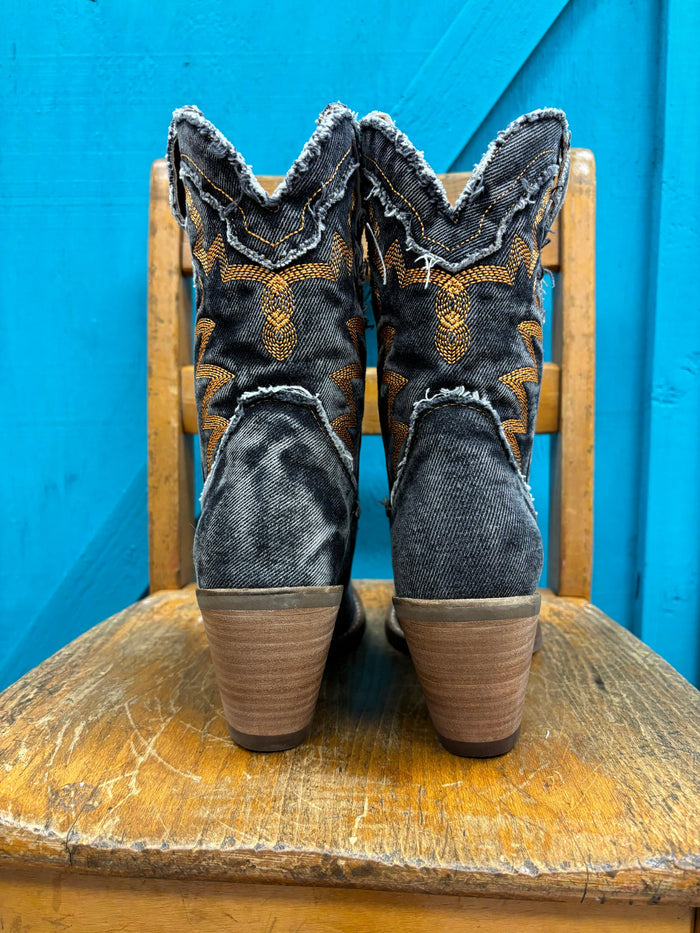 Dingo Women's Black Y'all Need Dolly Denim Snip Toe Cowgirl Boots DI950-BLK-Painted Cowgirl Western Store