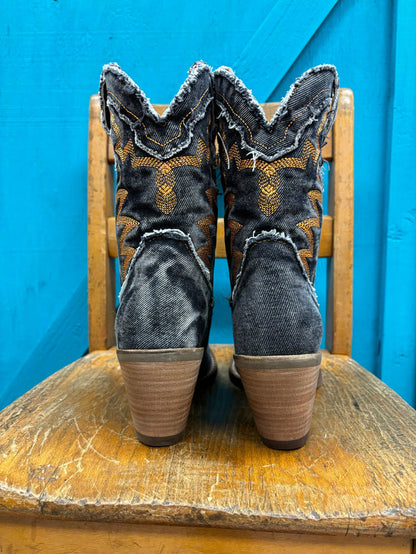 Dingo Women's Black Y'all Need Dolly Denim Snip Toe Cowgirl Boots DI950-BLK-Painted Cowgirl Western Store