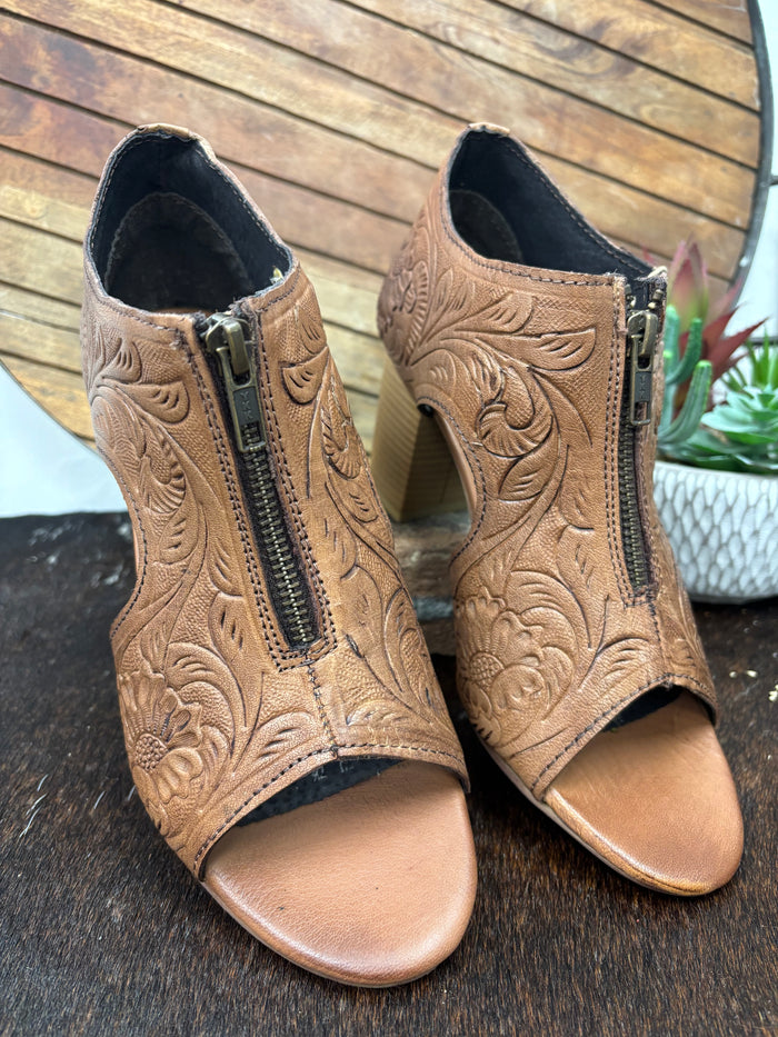 Roper Women's Natural Tooled Leather Open Toe Zip Mule Sandal 0946-3207-Painted Cowgirl Western Store